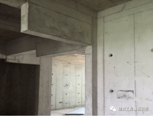 过梁侧边未留置企口免抹灰企口做法q10未深化窗洞收口企口导致外窗