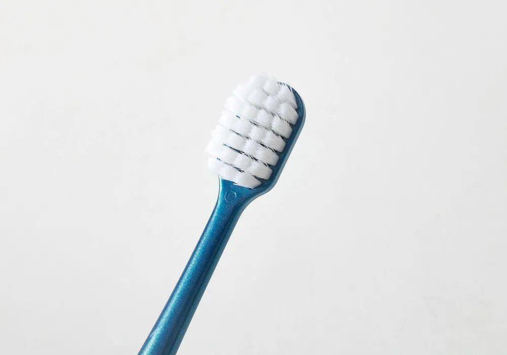 万根细密刷毛,刷得干净,更呵护口腔_牙刷