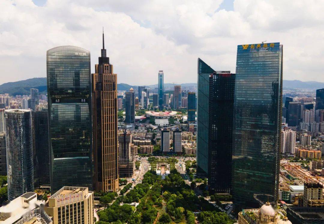 广州东站至珠江新城航拍图(图源:地产少年)翻看这几年花都区府的产业