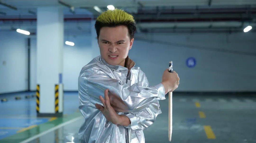 横漂演员自己拍武侠片爆火获700万点赞