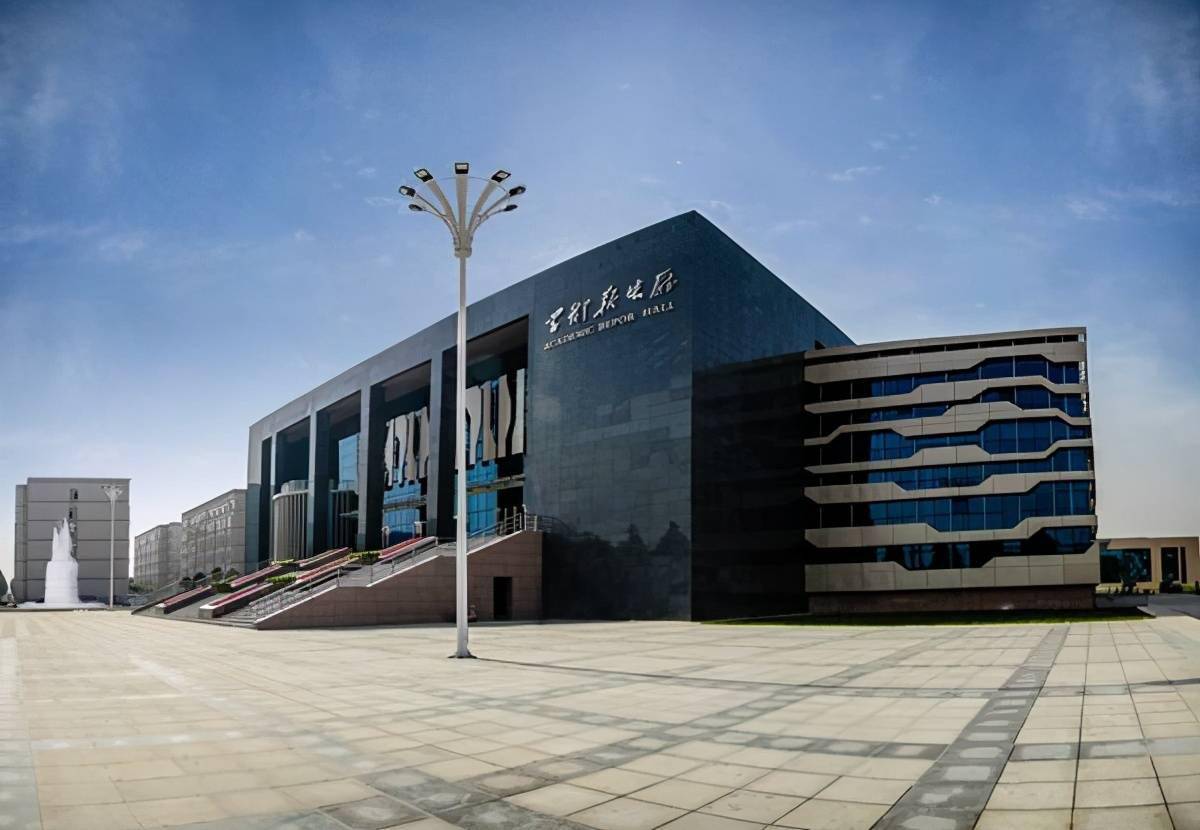 黄河科技学院架数字之桥抢跑应用型人才培养新赛道