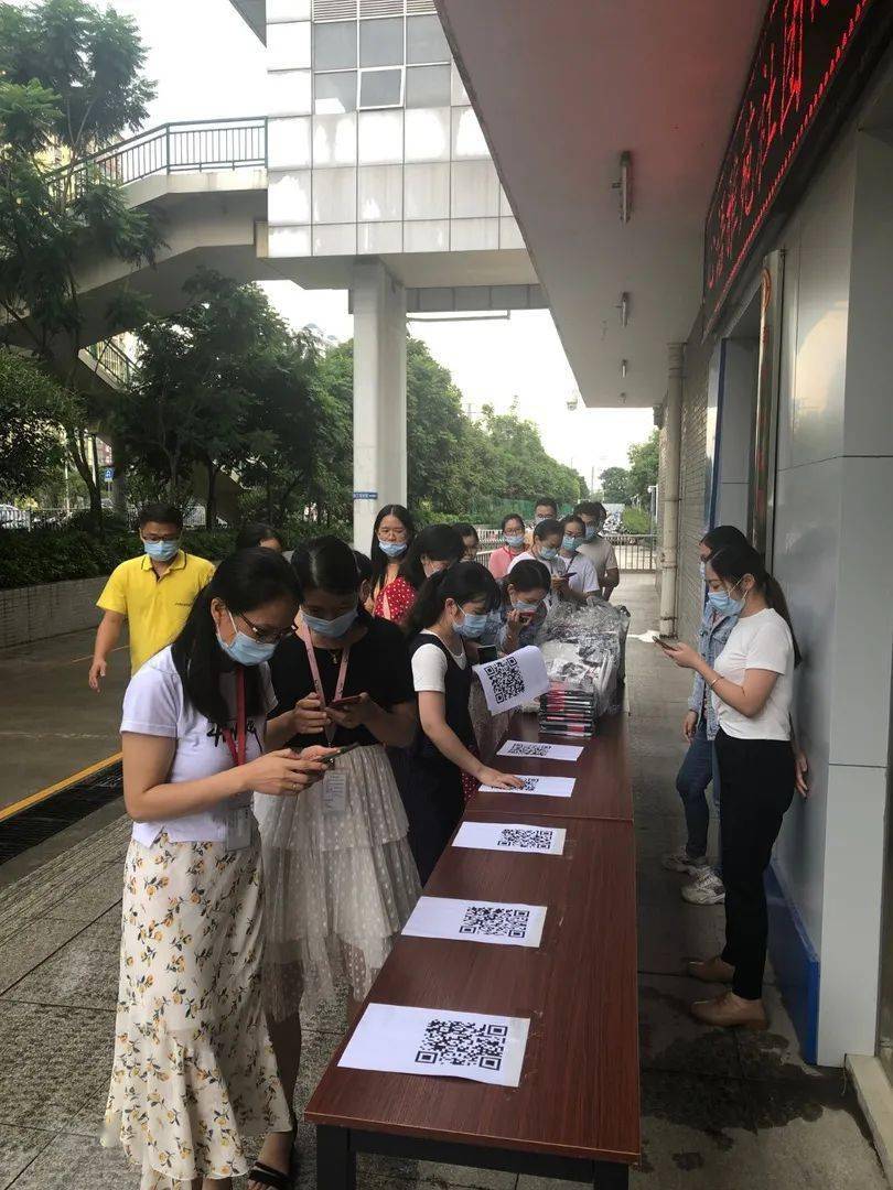 富士康最新表情包上线啦速速打包带回家