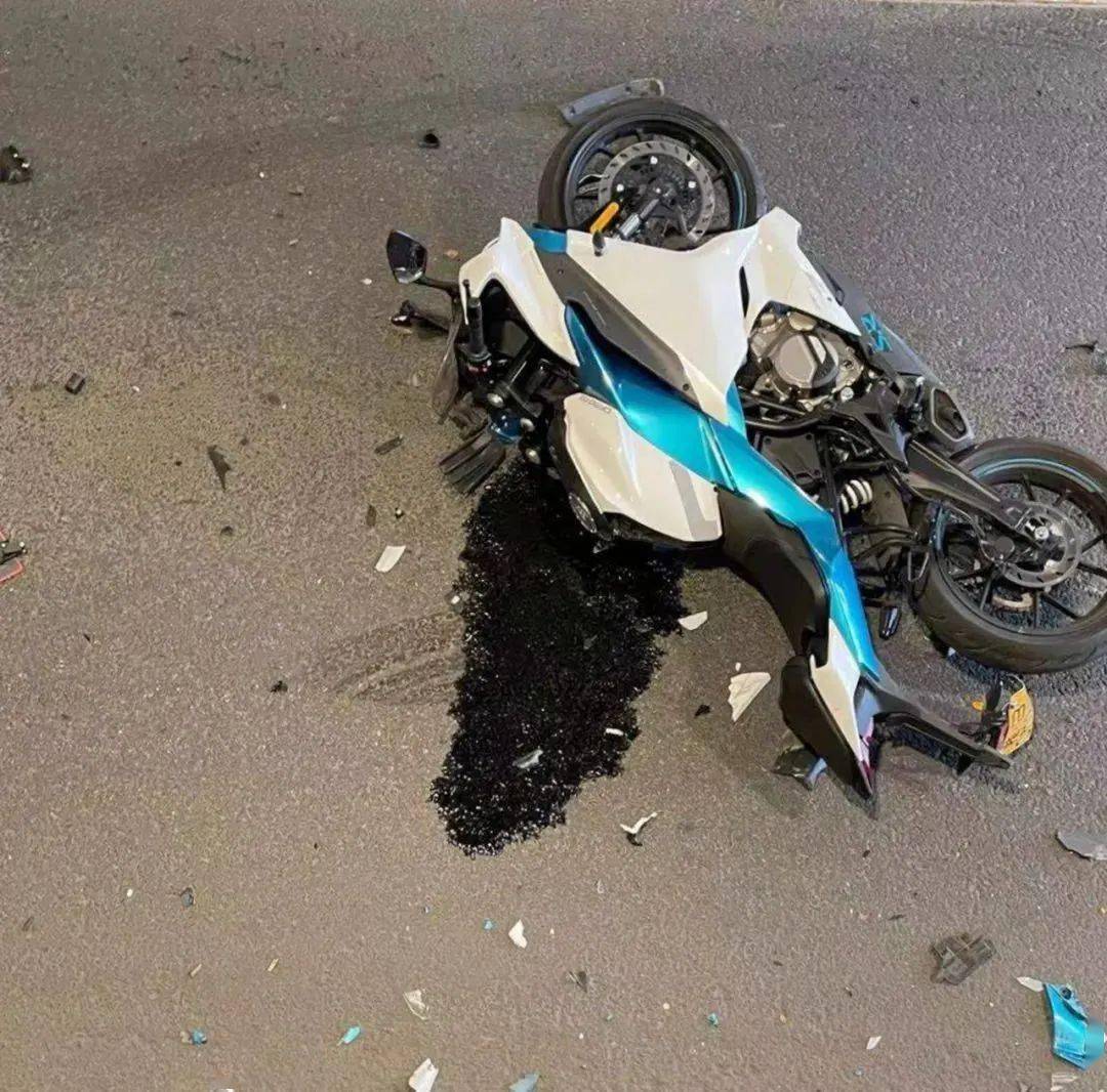 成都九眼桥摩托车事故图片