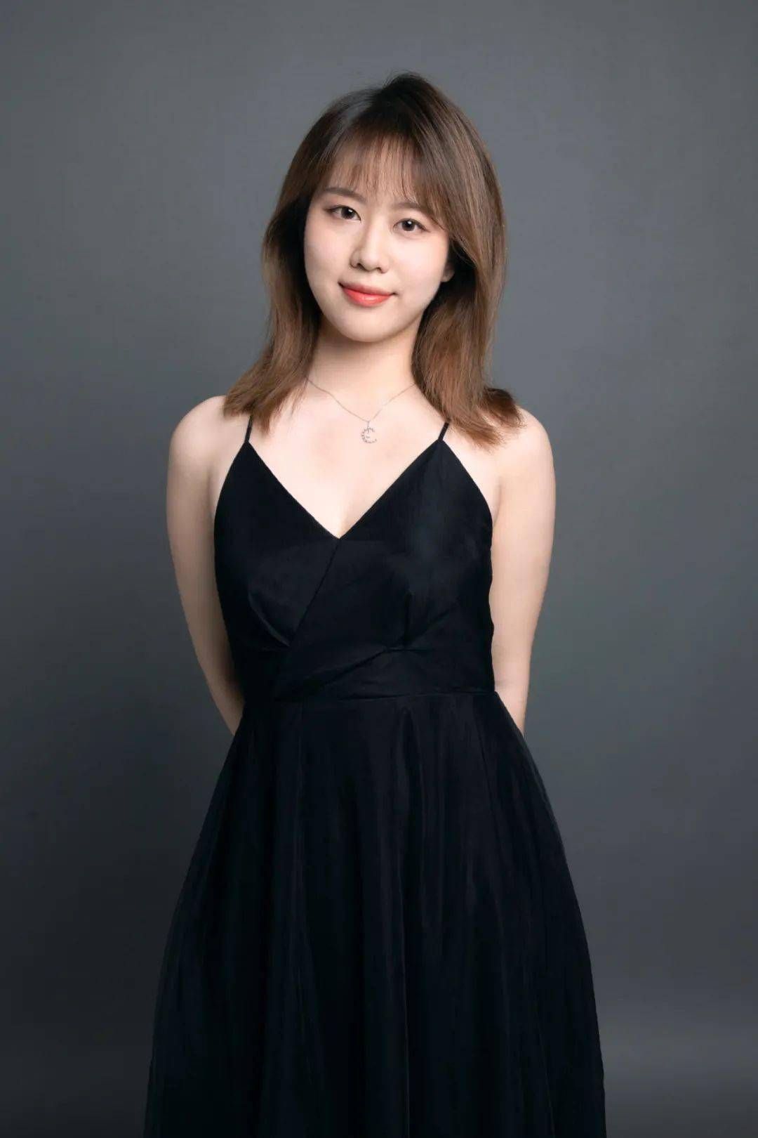 齐羽菡浙江音乐学院钢琴系二年级学生.5岁开始学琴,师从蔡妮老师.