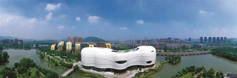 中国动漫博物馆位于滨江区白马湖生态创意城动漫广场东侧,总建筑面积3