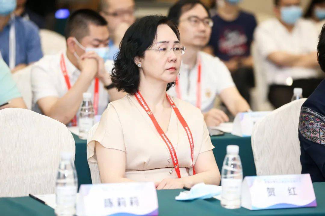 贺红教授在讲座现场上海交通大学医学院附属第九人民医院口腔正畸科夏