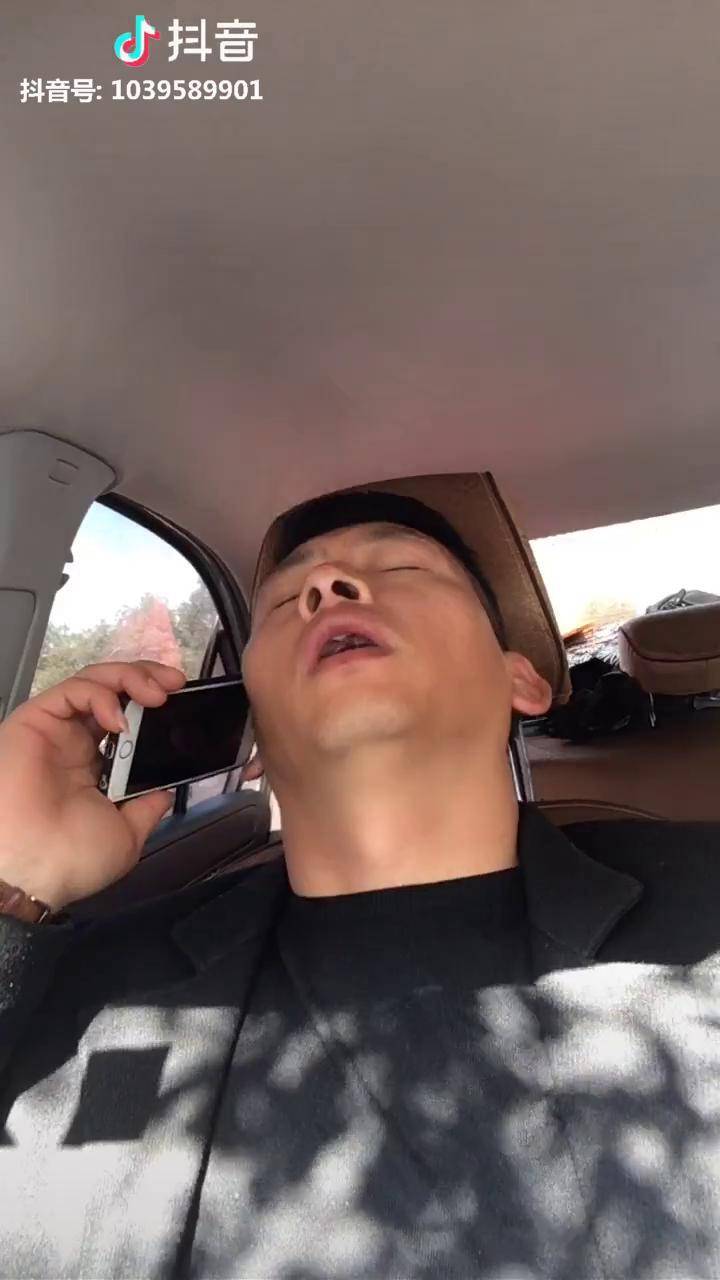 当男人喝酒后第一个打电话给了你,说明你在他心里的位置,好好珍惜吧!