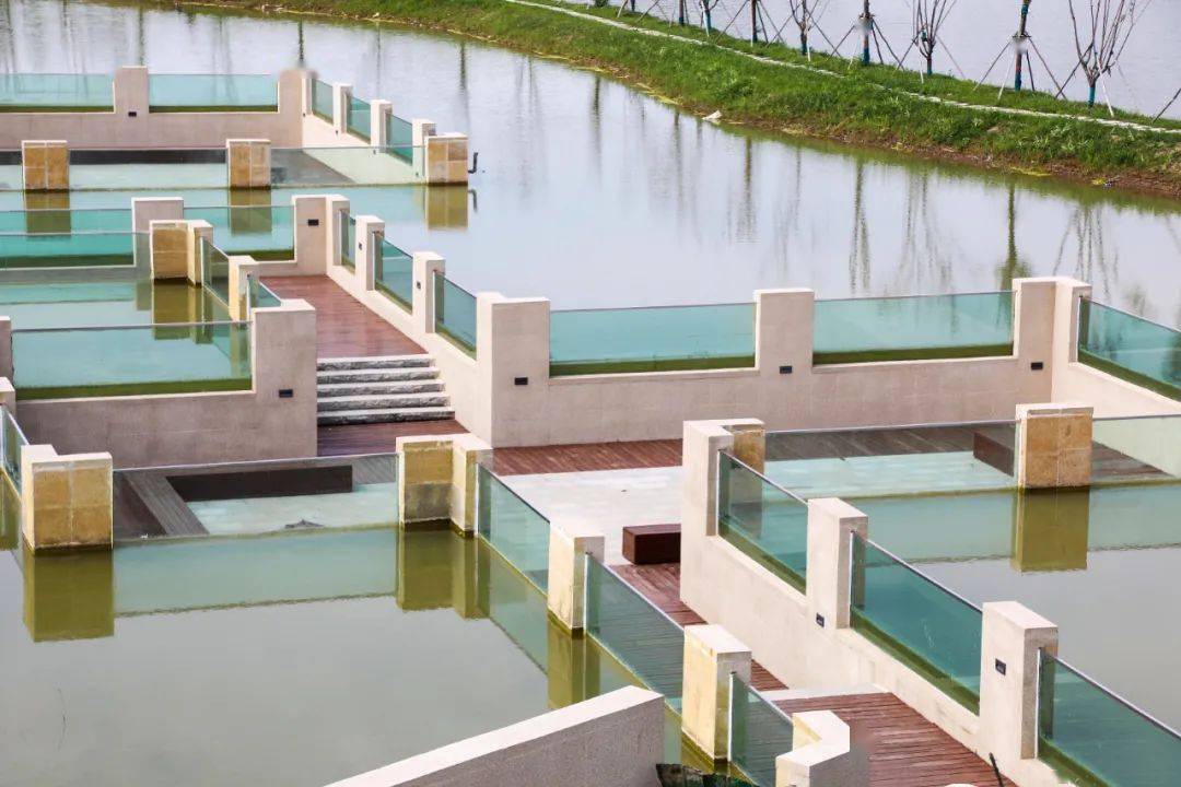 唯美实拍商丘新晋网红打卡地水中走廊