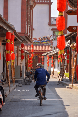 月港古镇→田头水乡→卡达凯斯→浯屿岛摄影/shaoyan 沿村内的青石板