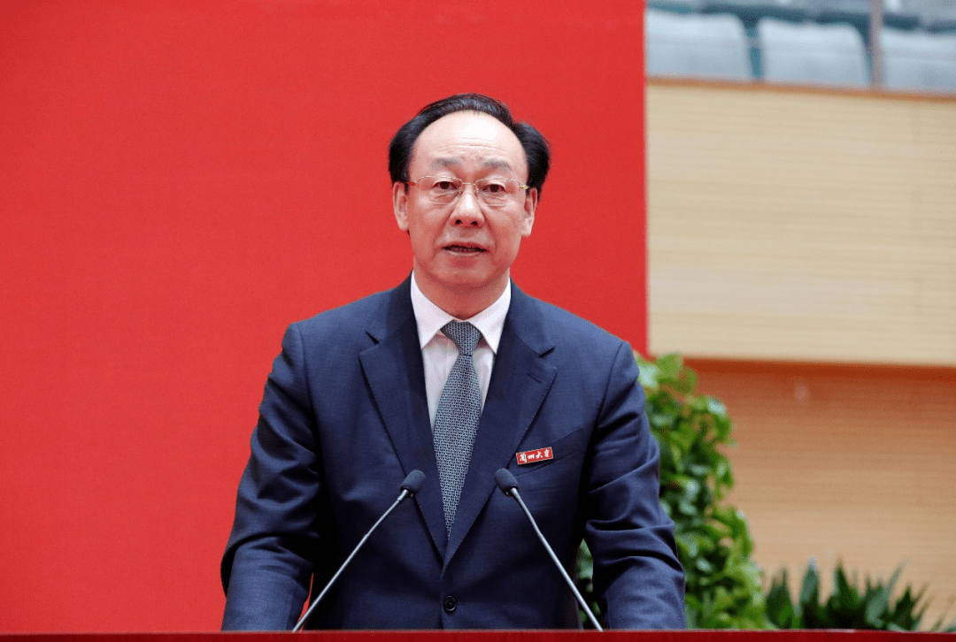 致2021届毕业生前程似锦来日方长