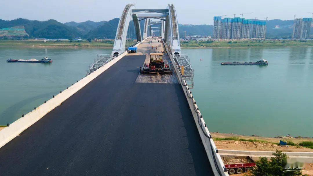 最新进展梧州西江四桥正式进入铺设沥青路面阶段7月份通车真的有望了