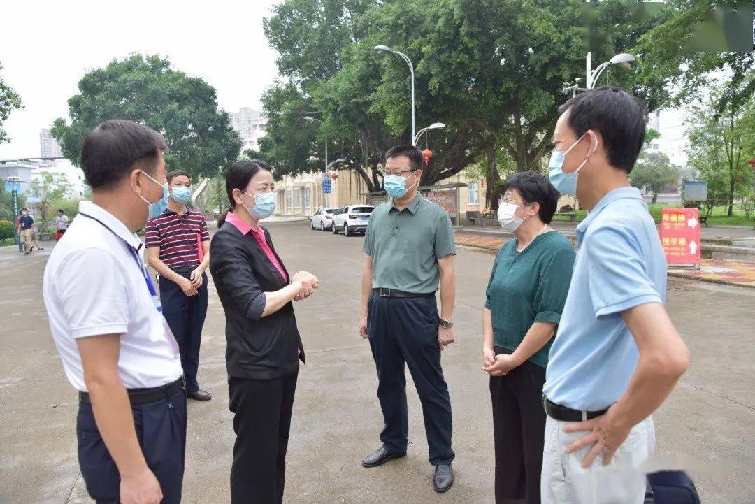 市领导到漳浦一中检查指导中考考前准备工作