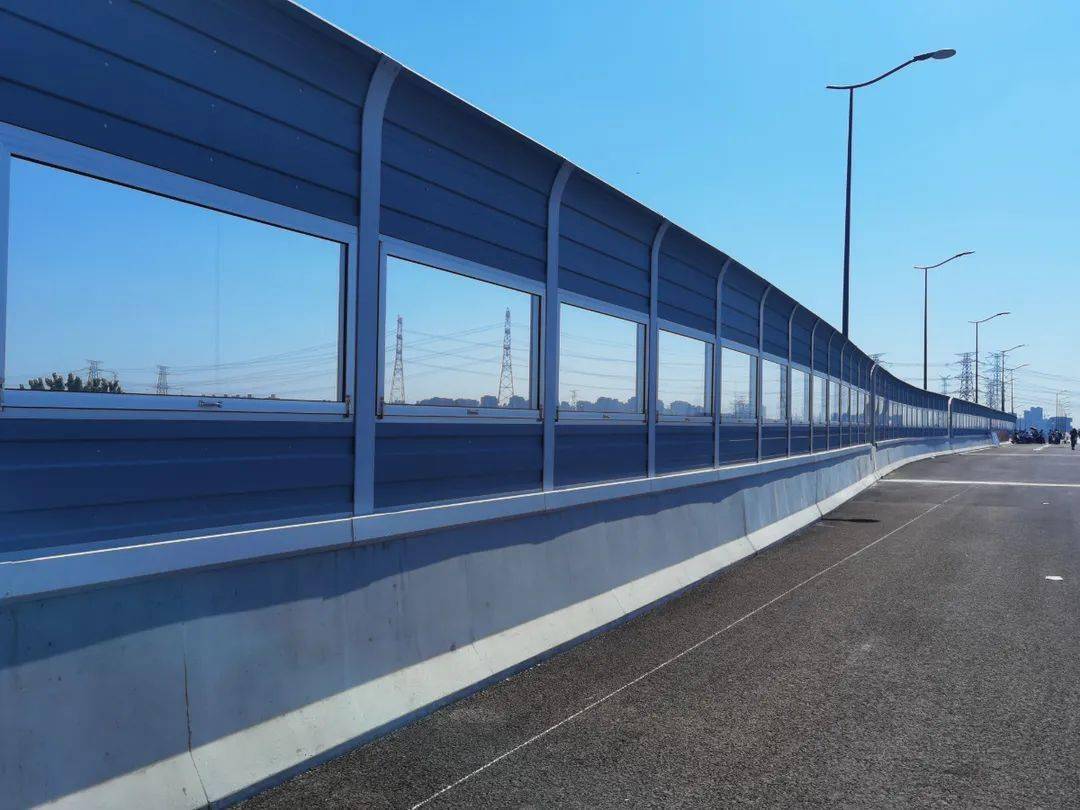 交通现场实拍崧泽高架西延伸样板路段建设完成