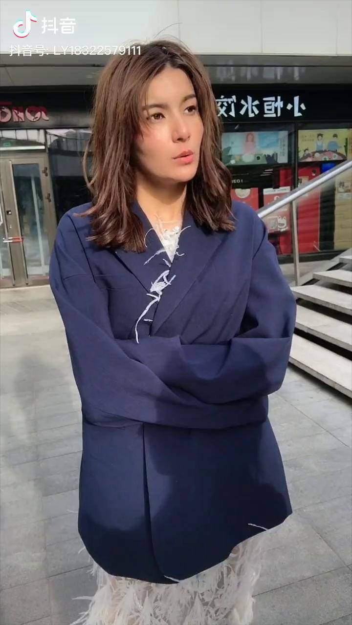 莎莎kawsarayy大叔aaben不管怎么开玩笑都不会影响兄弟情