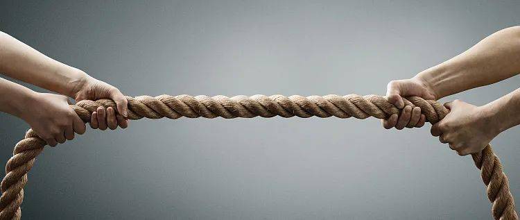 黄卫伟优秀的管理者都是拧麻花的高手