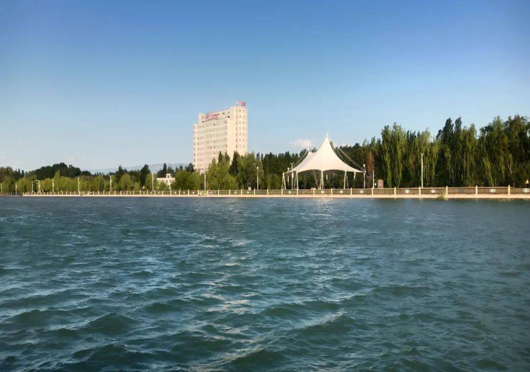 (额敏县教育和科学技术局驻额敏镇滨河社区工作队 朱玛德丽·珠慢