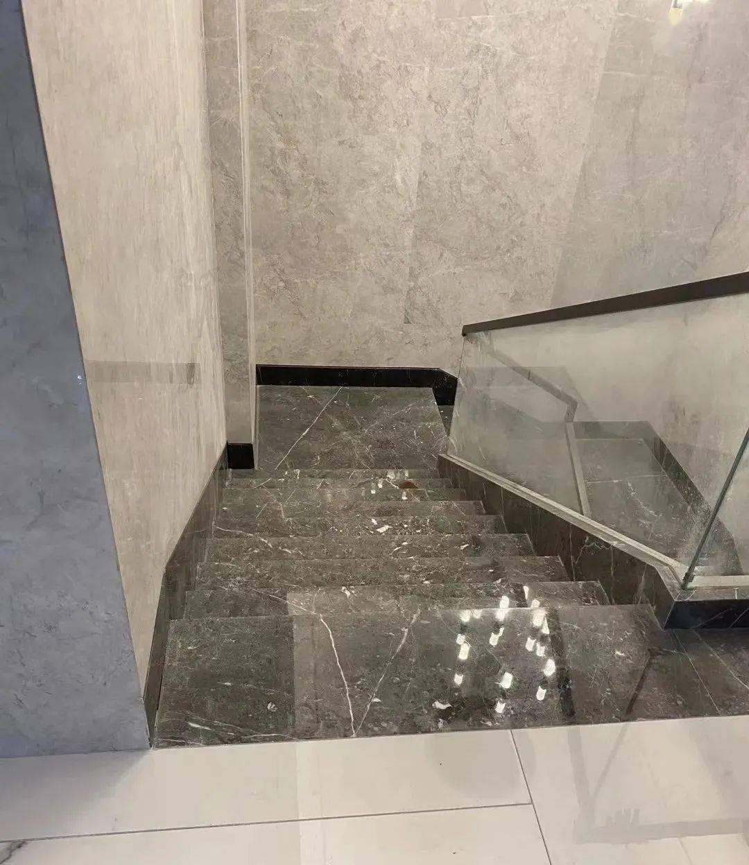 石材楼梯有必要做踢脚线吗有哪些方式呢