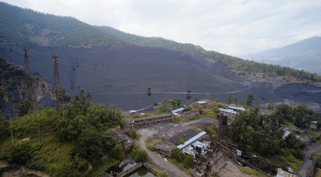 图片来源:川煤集团2000年3月18日,攀枝花矿务局改制为攀枝花煤业(集团