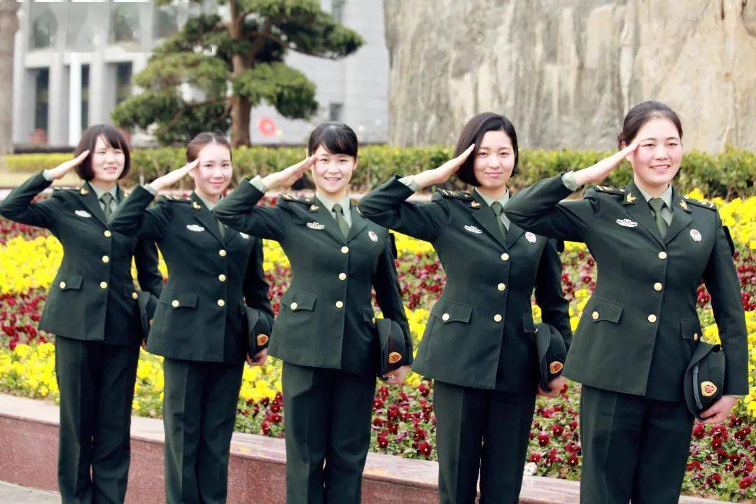 女兵报名图片