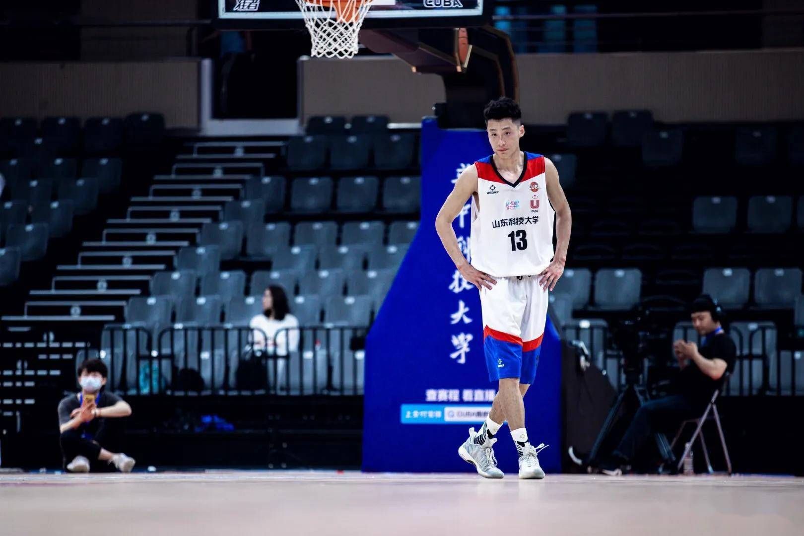 谢立石,1997年7月14日出生在山东潍坊,身高1米92,体重77公斤,司职组织