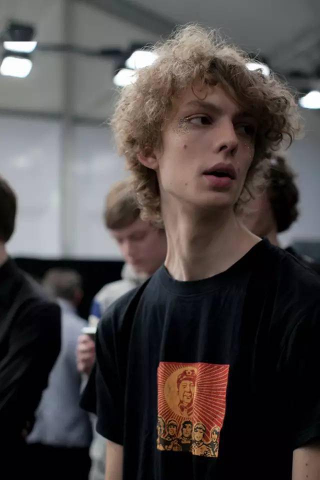 而leon dame信仰共产主义,是德国另类的新一代的代表,也因为如此他在