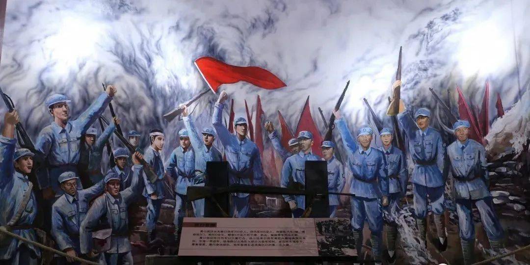 一面鲜艳的"青口十八勇士"荣誉战旗,由中国人民解放军某部受阅部队