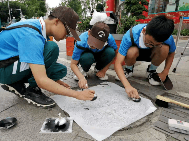 南部中学参加南充市第十届中小学生艺术节现场展演活动