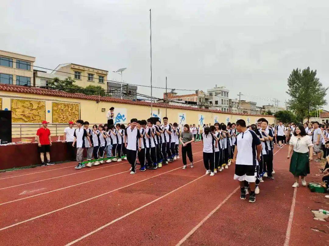 来源|天门市渔薪高级中学编辑|尹芳审核|郭少芳◆ 尔肯江61吐拉洪来