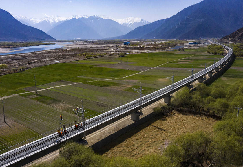 line|China's Fuxing Highspeed Train Now Runs to All 31 Provinces