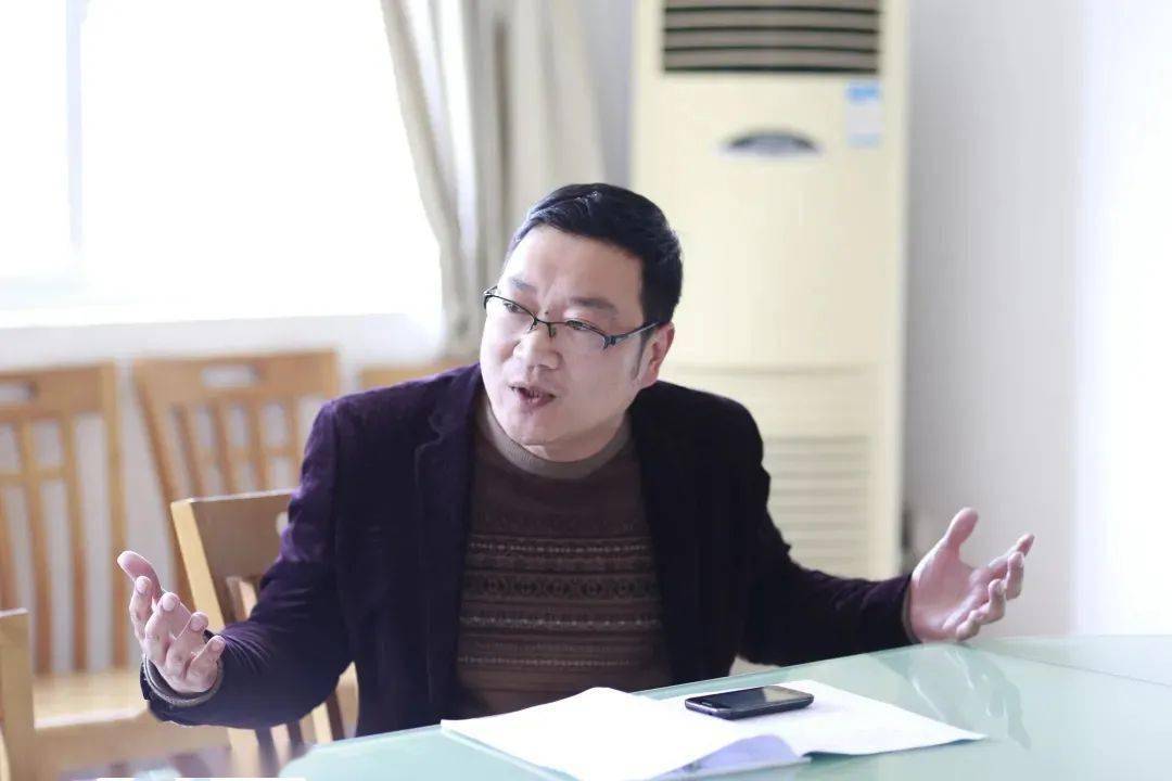 潘华荣北洋中心小学党支部书记,校长爱上阅读,注定要远离喧嚣爱上阅读