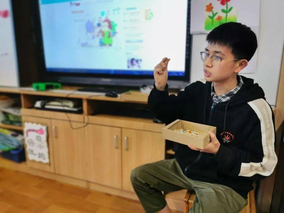 幼儿园男教师职业发展观察(下)_男幼师