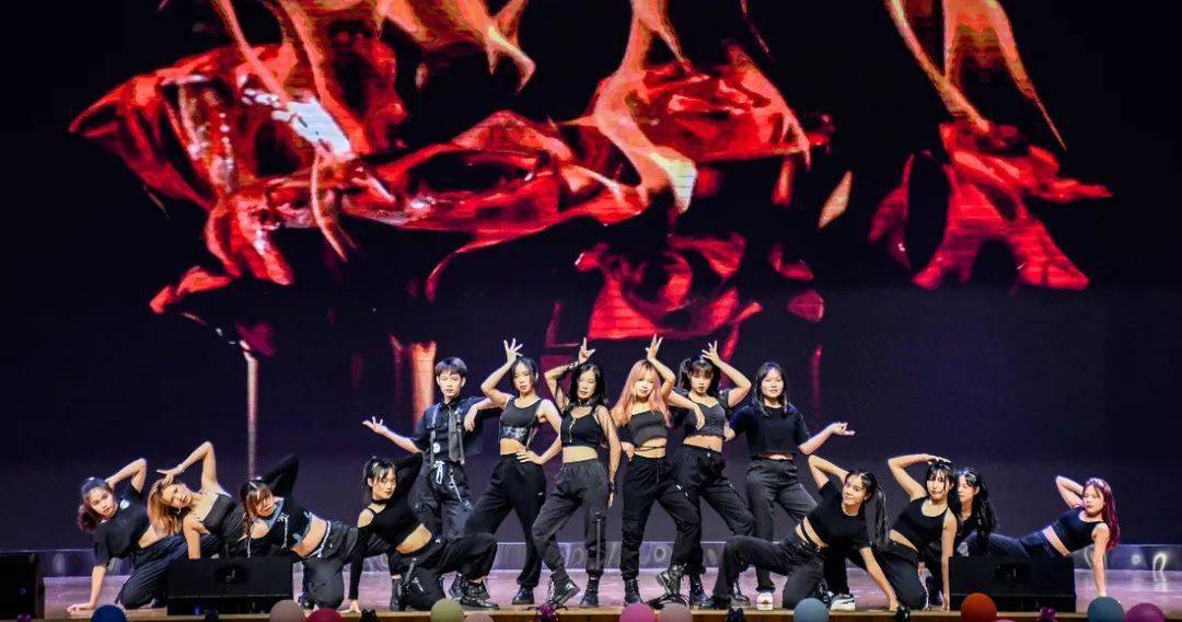 街舞队 《jump high this》