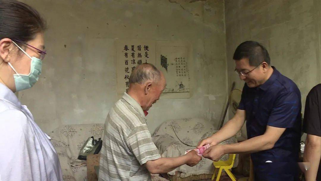 6月25日,县人大常委会主任李凯军,县委常委,纪委书记曹静先后到城区