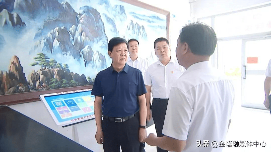 金塔县委书记李润元调研乡村小微权力监督平台建设运行情况