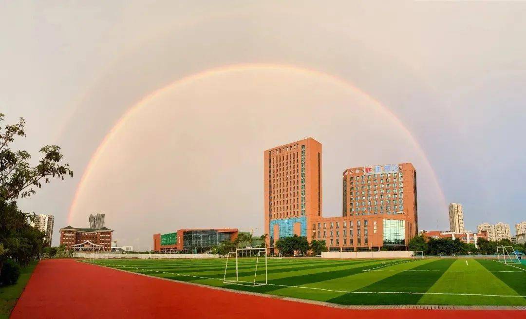 珠海城市职业技术学院欢迎你!