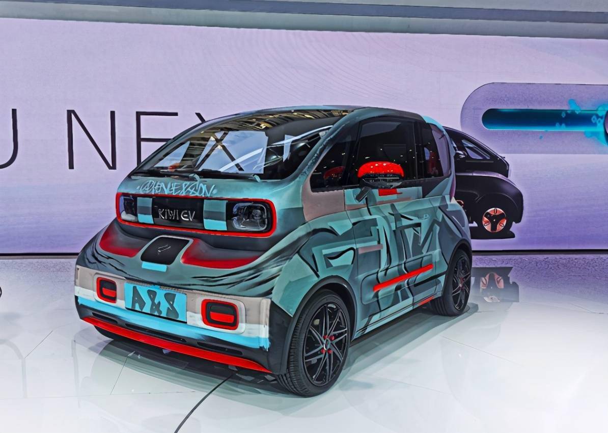 窝里斗新宝骏推e300杠上宏光miniev网友嫌弃后者了