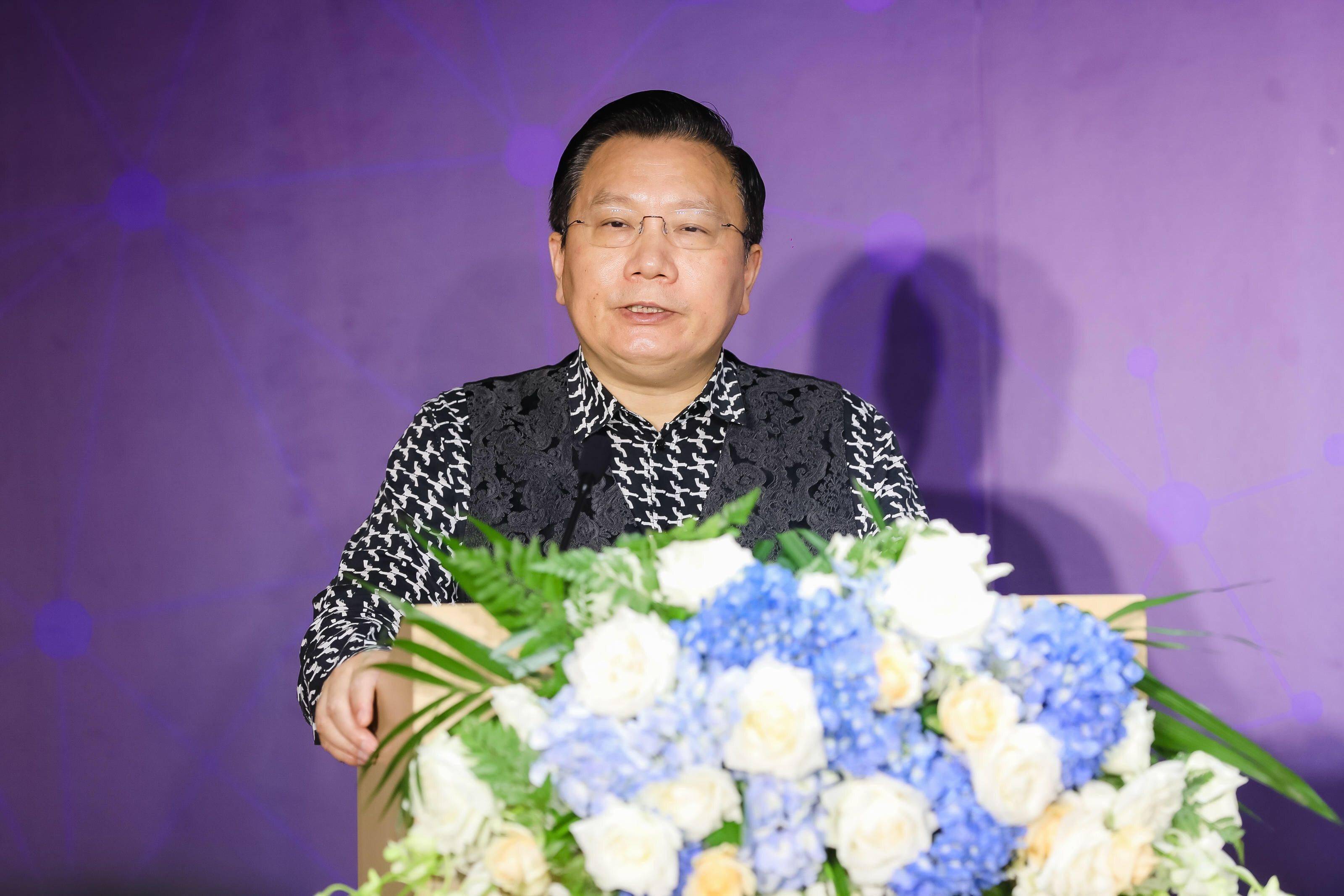 红星美凯龙董事长车建新:推动行业前进不能再靠单打独斗