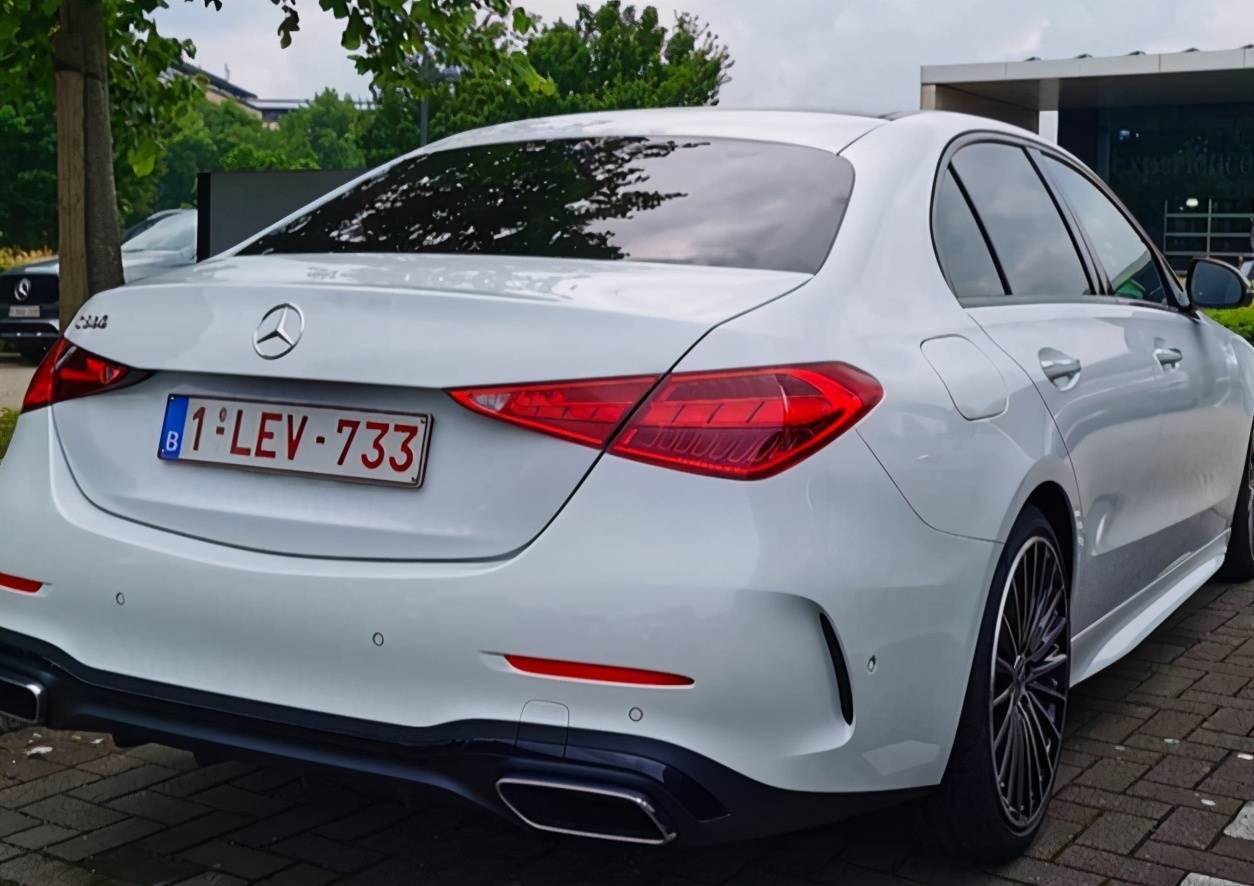 全新奔驰c级(全新奔驰c级女生版)