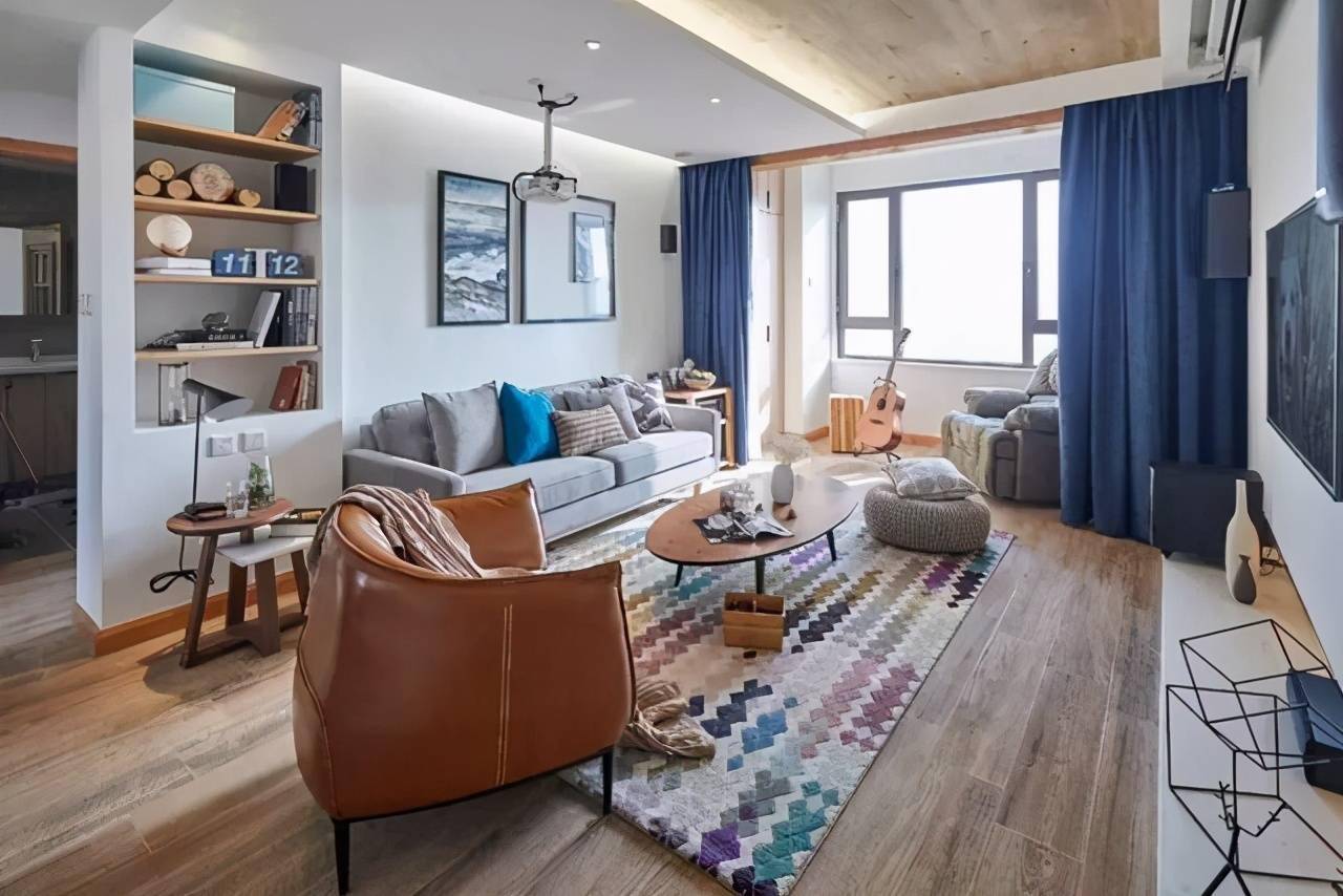 阳台扩入客厅,电视墙打柜往窗下延伸地台,多个休闲区,真香系列