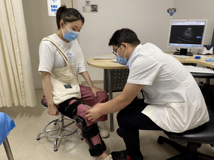 上海市|这届年轻人，30岁就拥有了50岁的膝盖