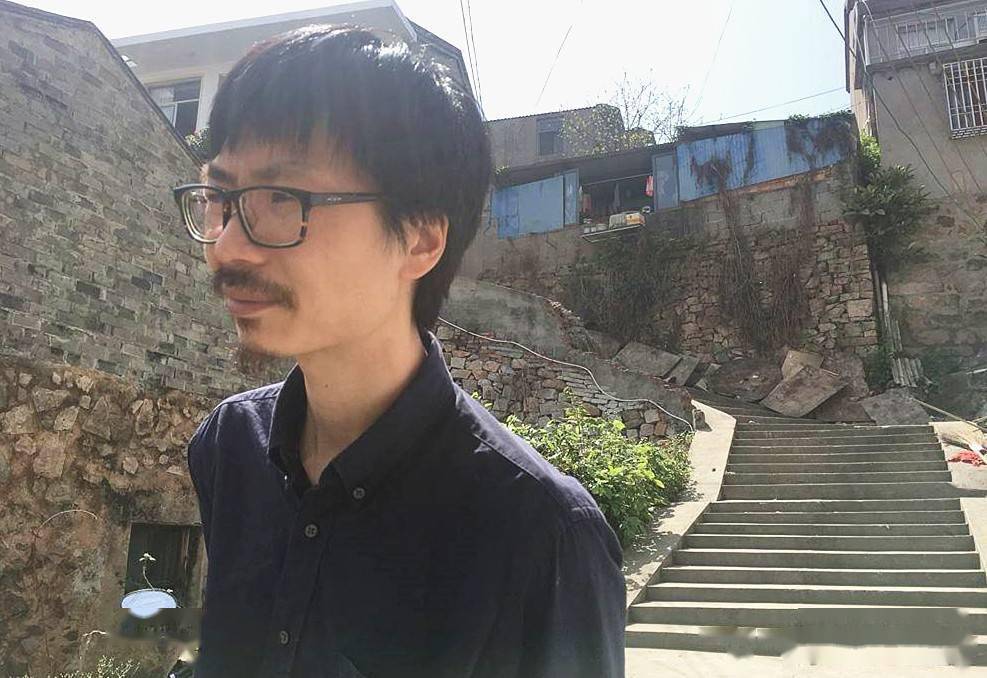 满篇废话也能称作诗看看乌青的大手笔废话诗诗人太好当了