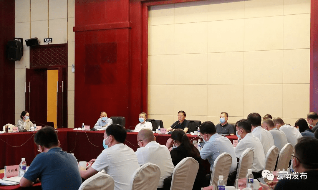 会议现场国家指导组组长,国家疾病预防控制局副局长孙阳,云南省副省长