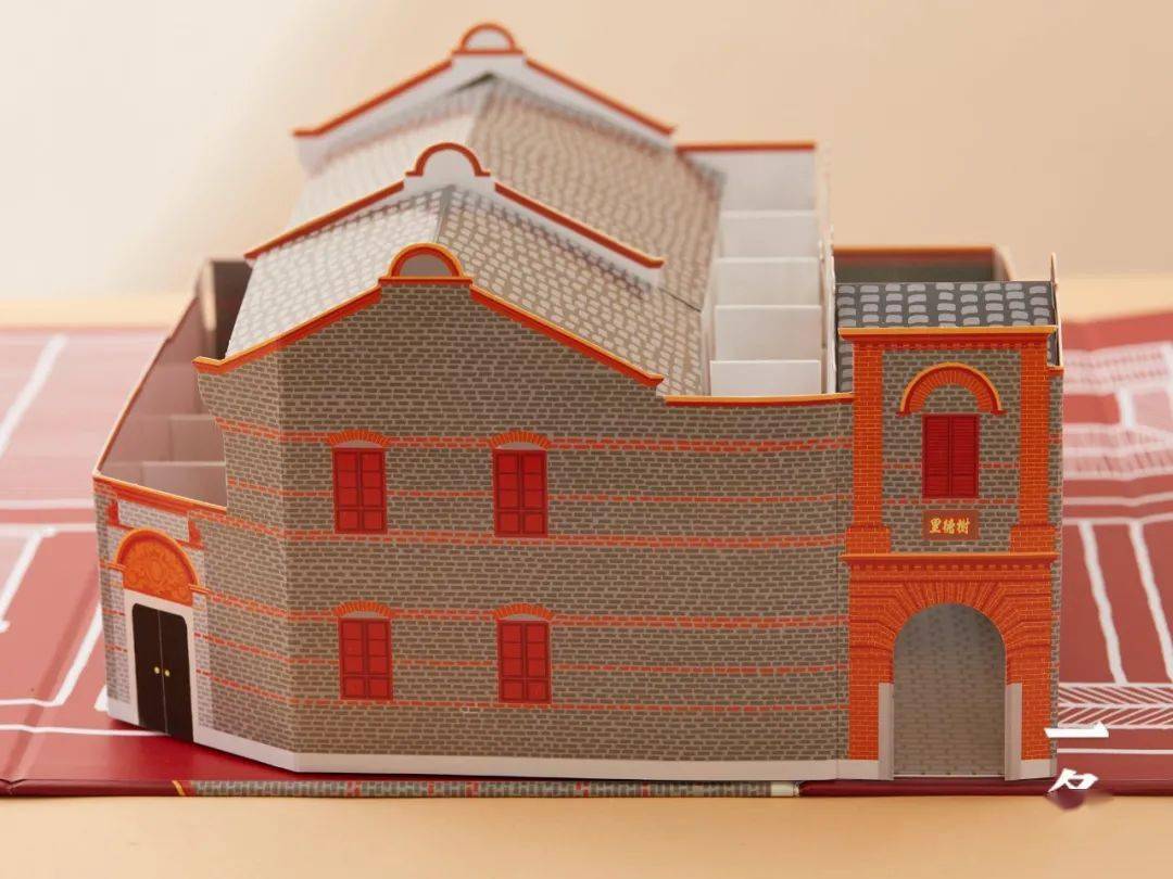 建筑和历史文化相辅相成,中共一大会址的立体模型,就把许多石库门建筑