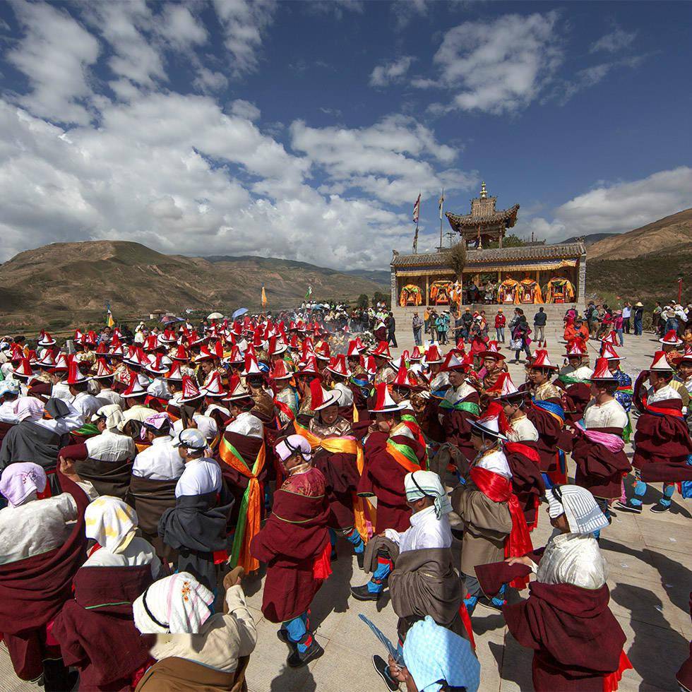 六月会，传承千年的热贡舞会