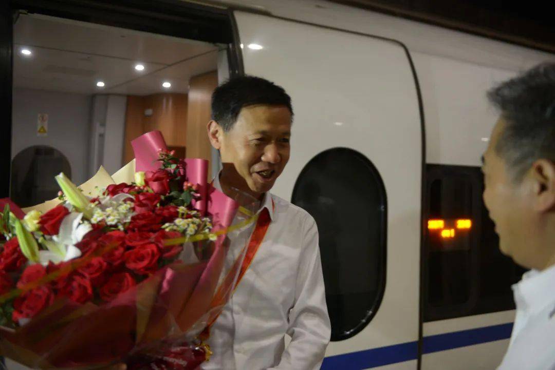 点赞!镇巴县委书记赵勇健被授予"全国优秀县委书记"称号