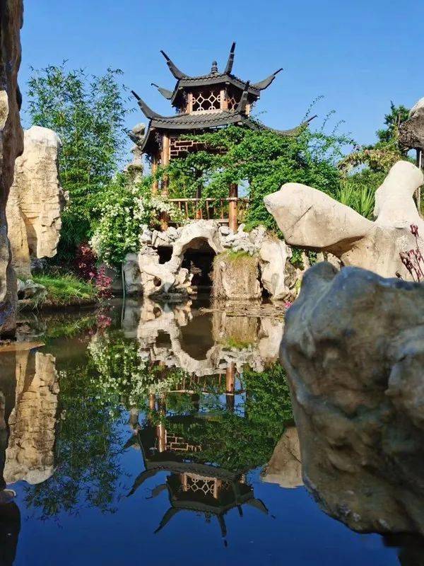 高州一奇石园林景区6万元 征集门口对联的上联,下联:天南独秀凤凰园