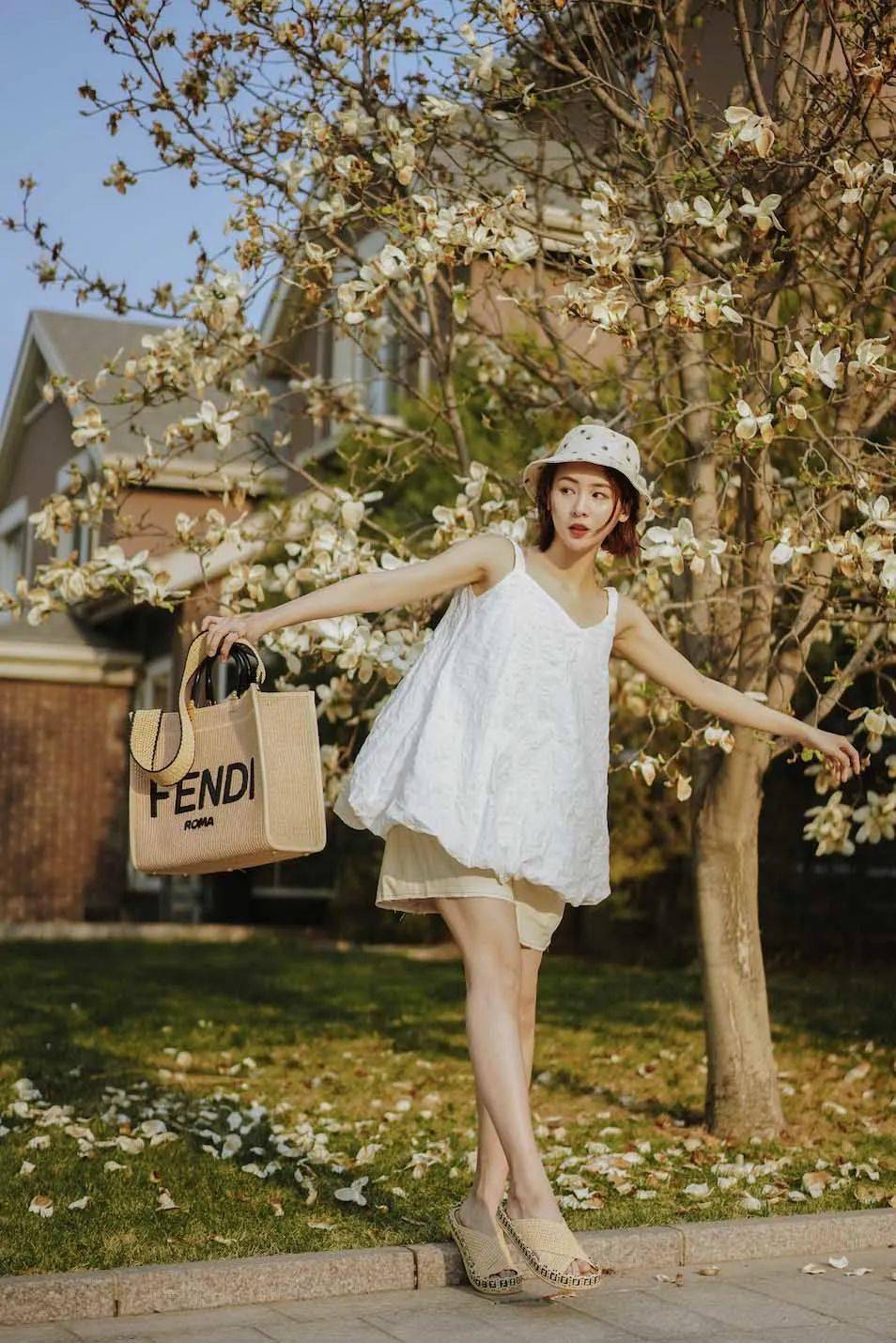 品牌|近期穿搭 | 专心游玩的夏日远行