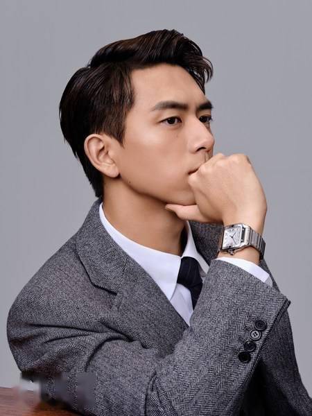 奚梦瑶|ELLE携手马伊琍、李现、奚梦瑶一同呈现卡地亚隽永风格