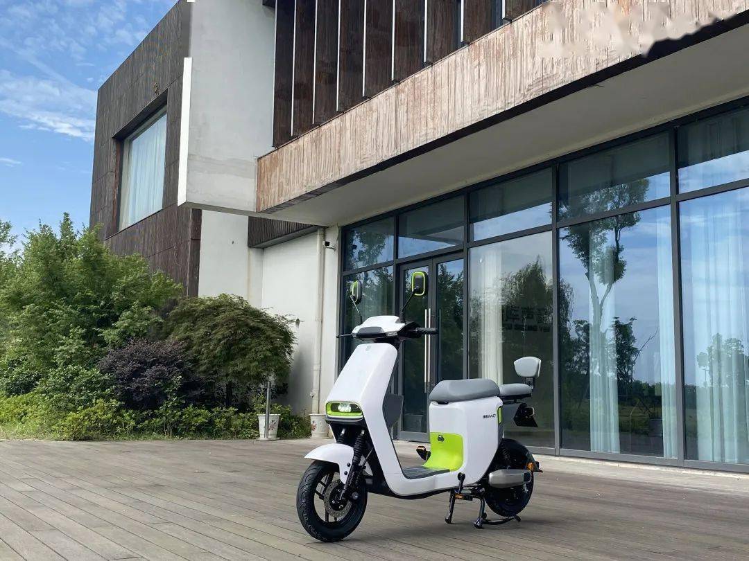 绿源inno5惊艳入市超续航轻智能将引领出行潮流