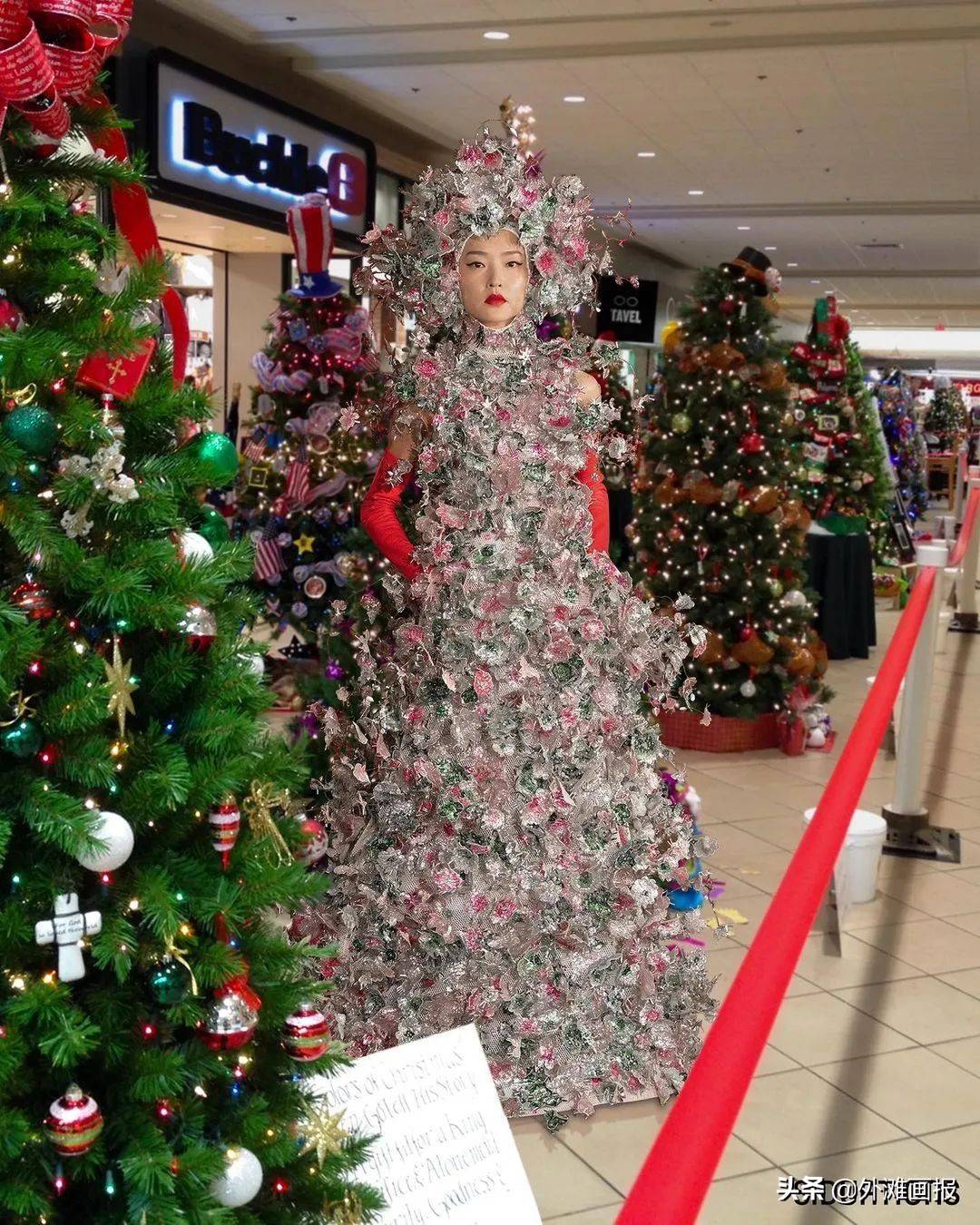 生活里谁会穿秀场上的奇怪衣服